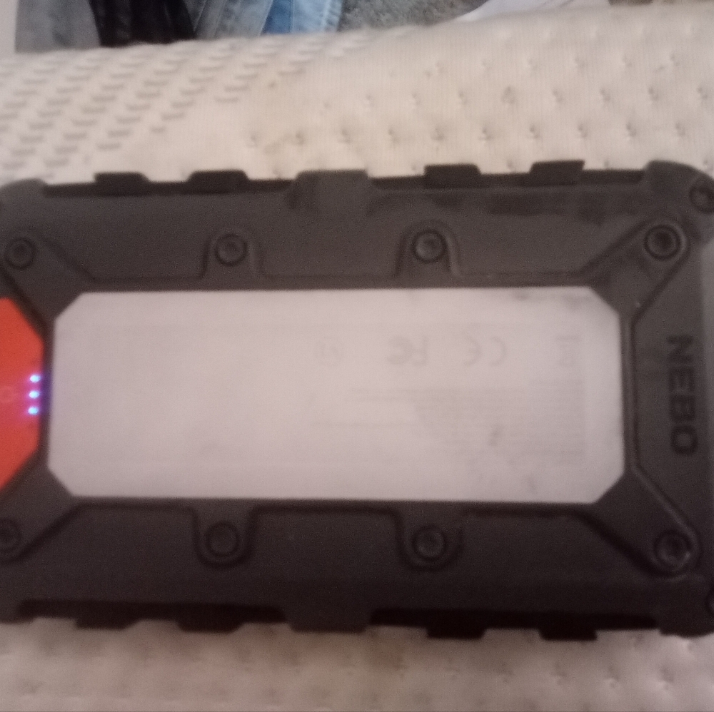 NEBO PowerBank - Picture 2 of 3
